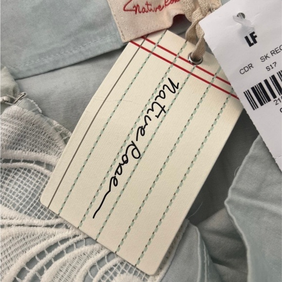 New LF nature rose lace trim pastel blue mini skirt - Picture 5 of 8